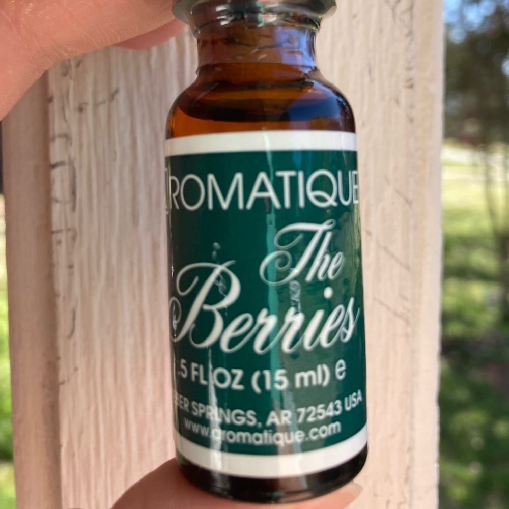 Aromatique The Berries potpourri refresher oils lot of 6 0.5 ounce bottles